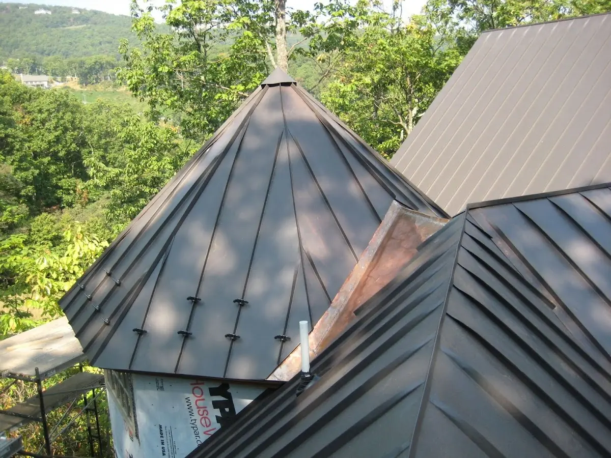Professional Gutter Cleaning by Craftsman Roofing in Shorb
